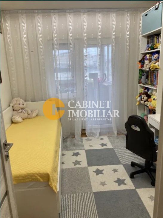 Apartament 4 camere Decomandat - Etaj Intermediar - Zona Nicolina - Poză 4