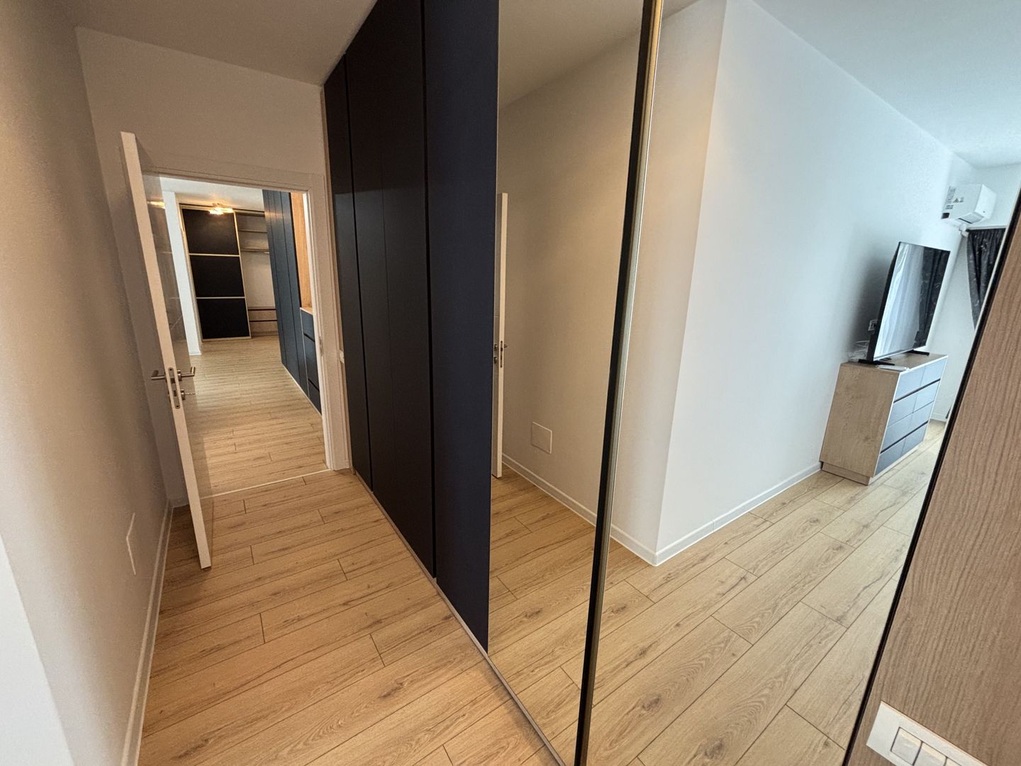 Apartament 3 Camere Decomandat | Terasă 23 mp cu Vedere la Lac + Parcare - Poză 13