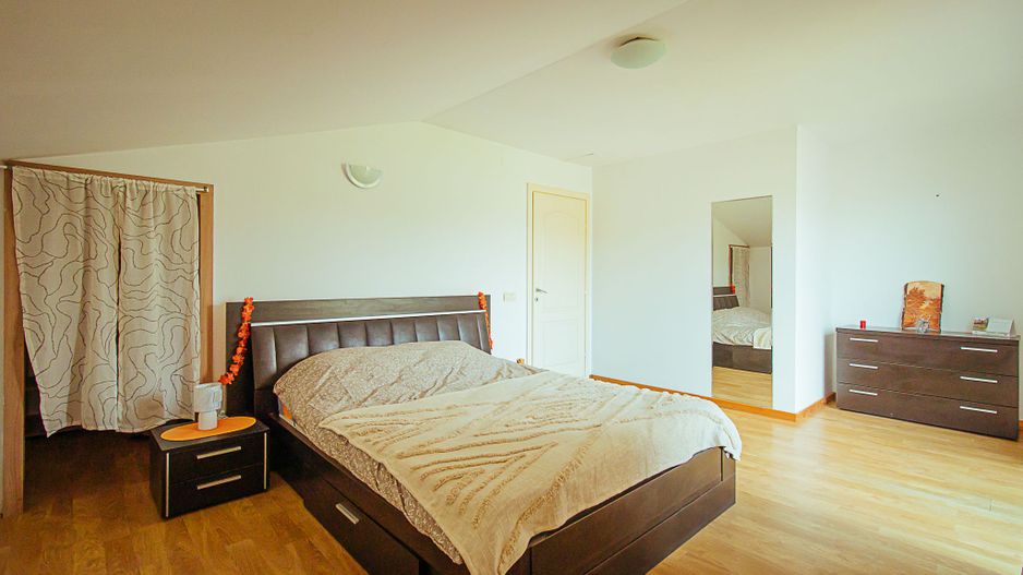 Exclusivitate - Sanpetru, casa cu priveliște deosebită - Poză 11