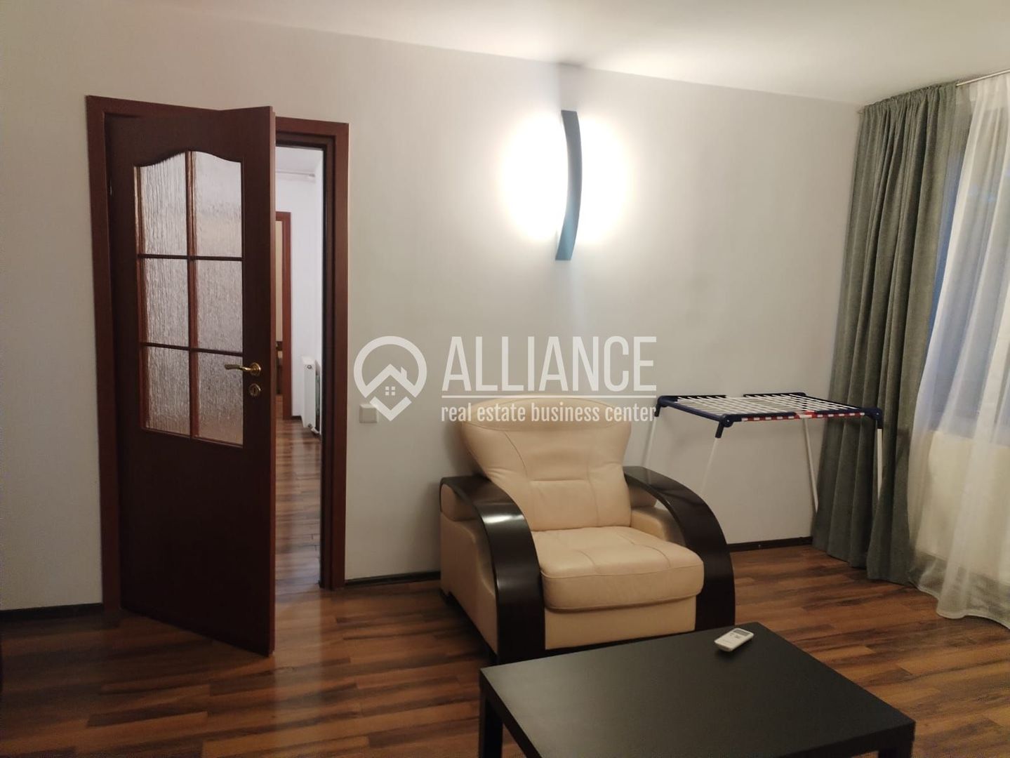 Central (cod04)-Apartament 3 camere mobilat utilat - Poză 2