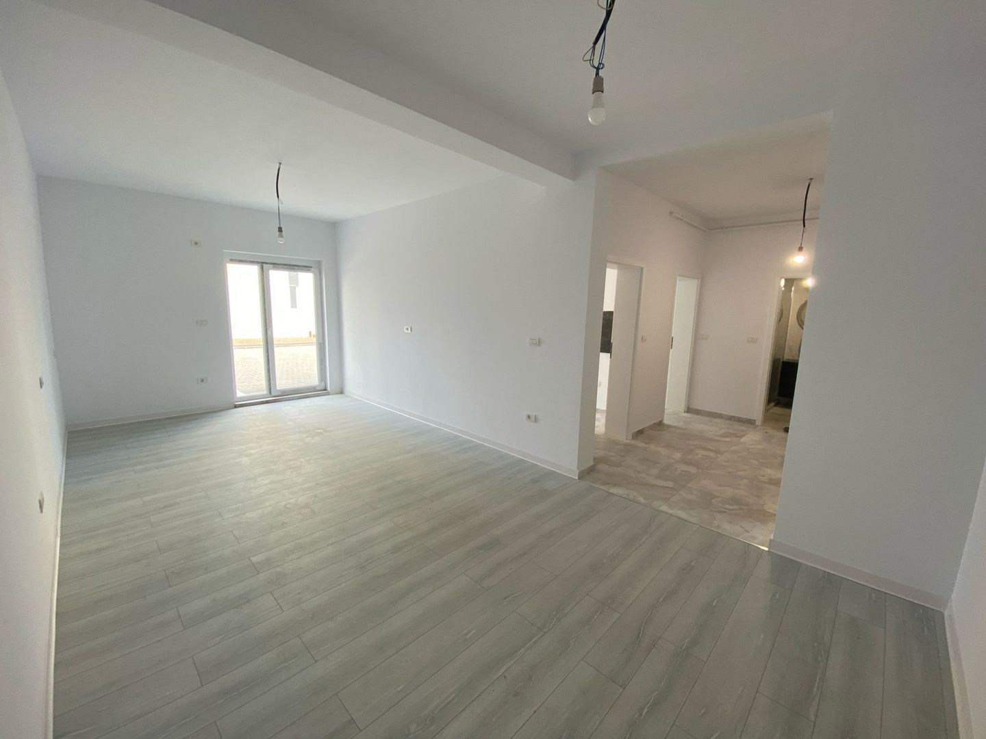 Giroc - Str. Neptun | Apartamente 1 și 2 camere | Lângă Profi și Parc - Poză 2