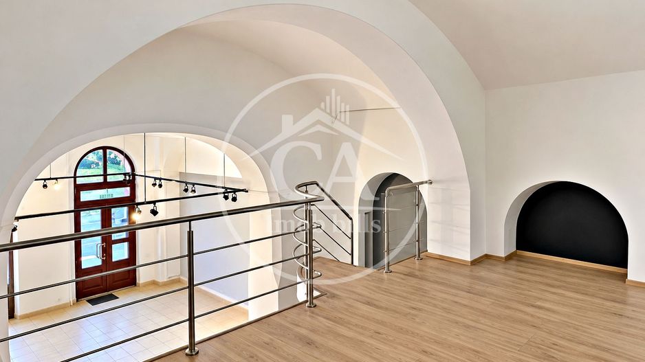 Spatiu comercial ultracentral de închiriat  Oradea - Poză 4