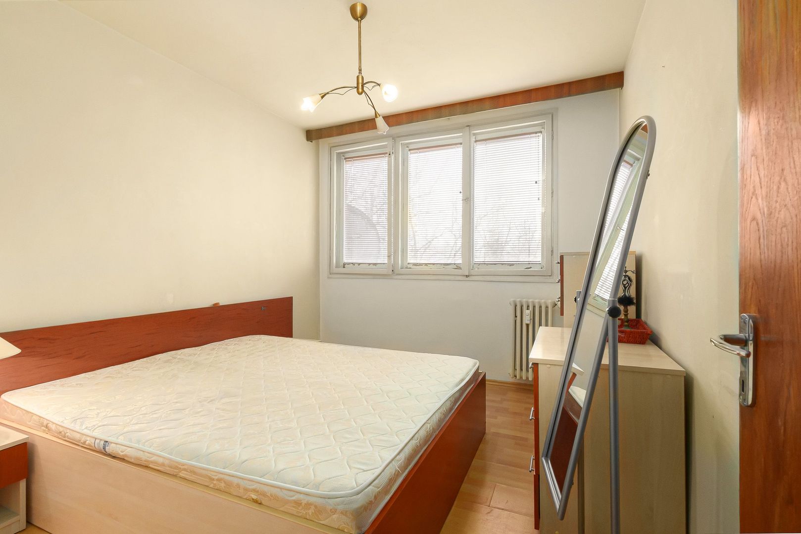 4 camere Drumul Taberei Parc Metrou Strada Pestera Scarisoara - Poză 3