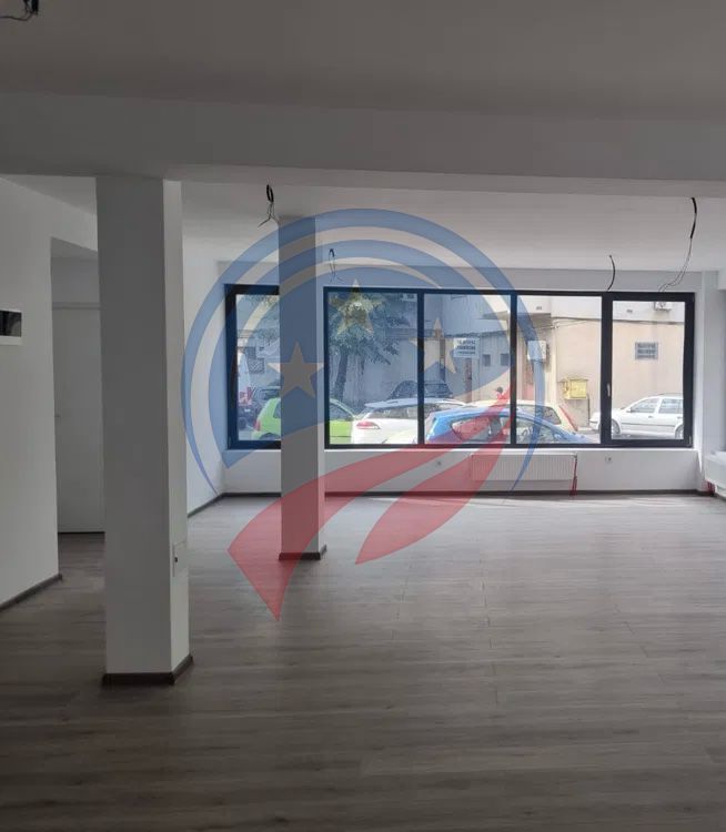 SPATII COMERCIALE CENTRALE CU VAD FOARTE BUN - Poză 2