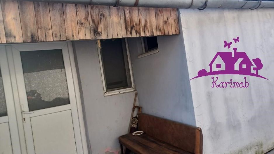 Casa la curte comuna in localitatea Nojorid - Poză 8