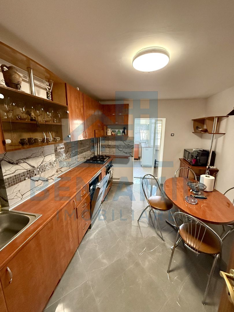 3 decomandate - 2 bai - etaj 1 - centrala proprie - McDonald's - Poză 6