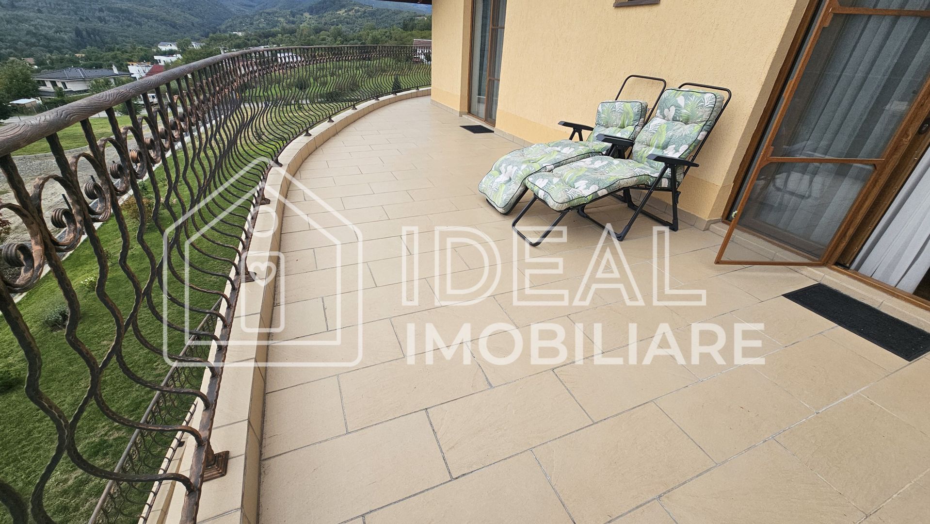 Casă deosebită, cu 5 camere, cu teren de 1132 mp – Cisnădioara - Poză 17