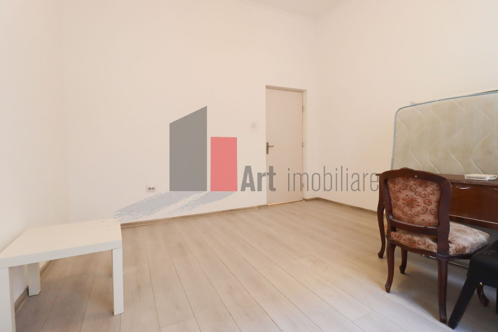 Apartamentul "REHEGUA" , stradal, bloc "REABILITAT" - Poză 14