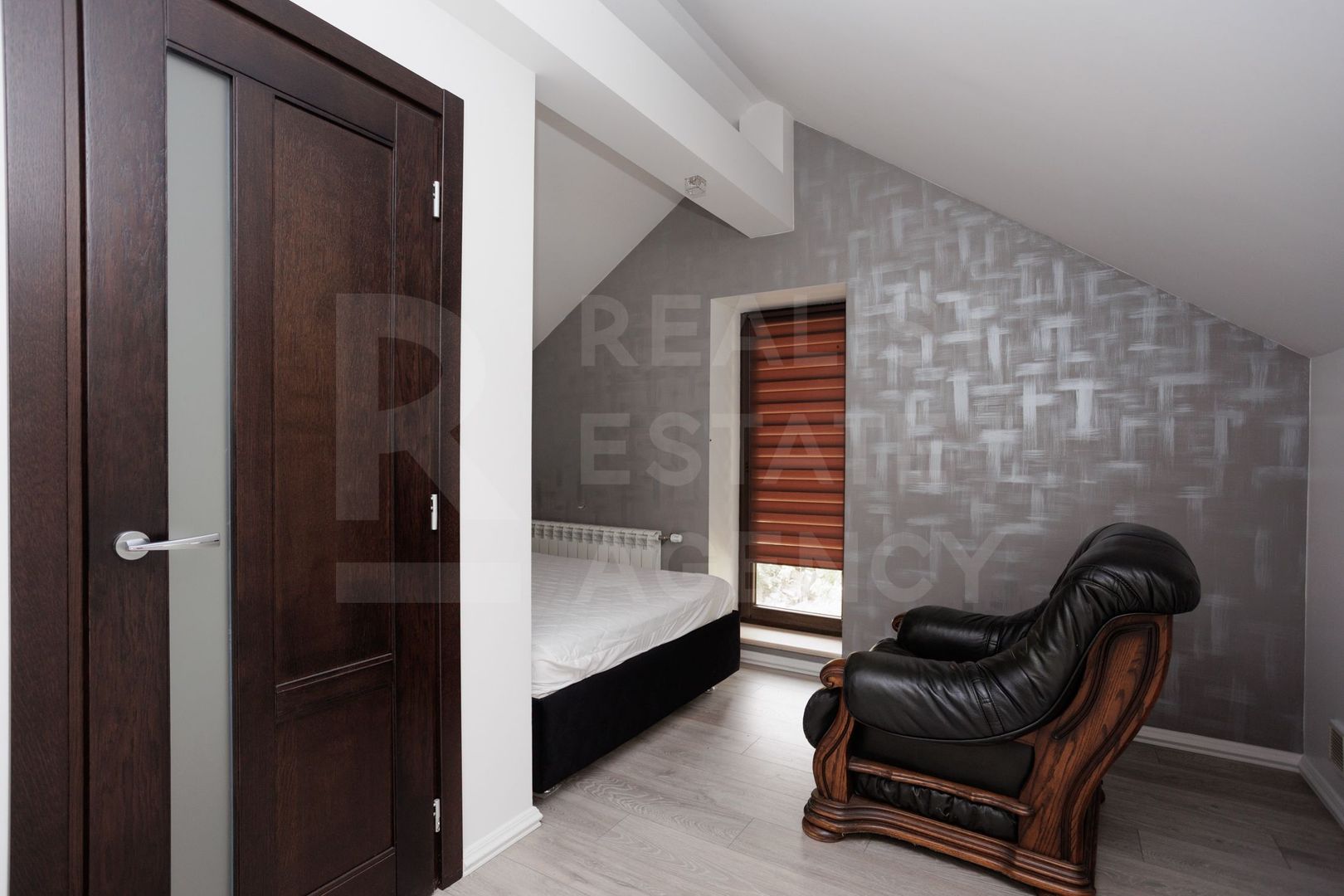 Chirie , casă 180 mp + 6 ari, str. Ghidighici, Buiucani - Poză 24