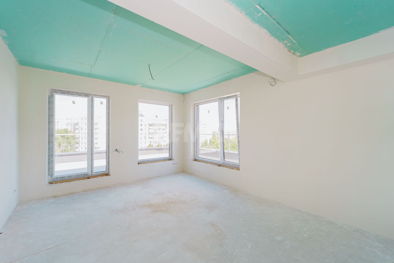 Penthouse 92,2 m² în Buiucani | Terase generoase | Lift direct - Poză 9