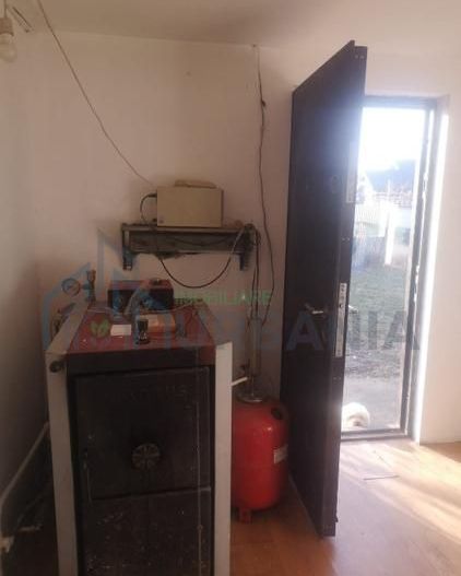 Casă de vânzare în Ciurea – 3 camere, parter, necesită renovare - Poză 4