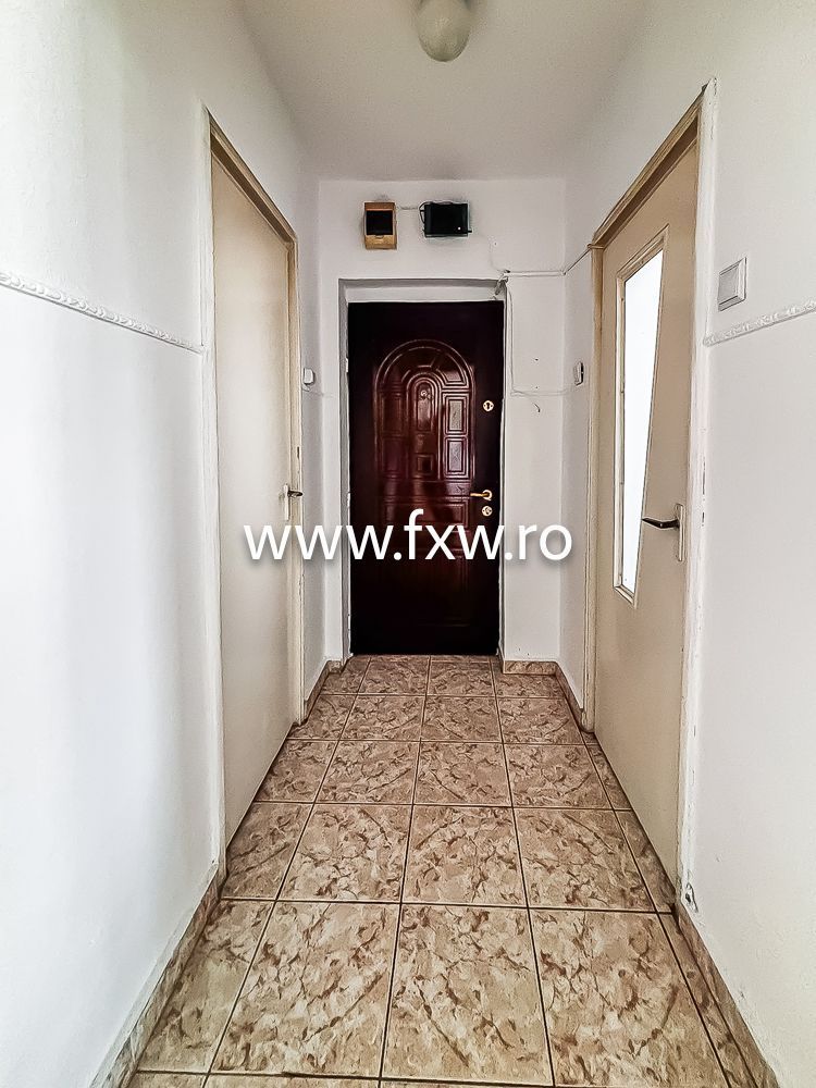 Apartament cu 3 camere, cu balcon la fiecare cameră,  zonă excelentă - Poză 7