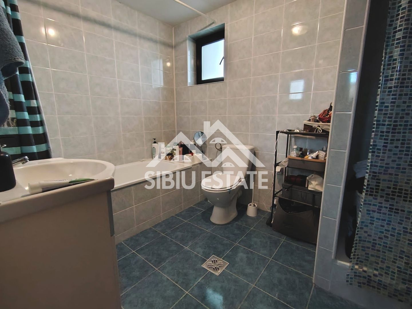 Casa de inchiriat Sibiu, 4 camere 2 bai - Poză 8