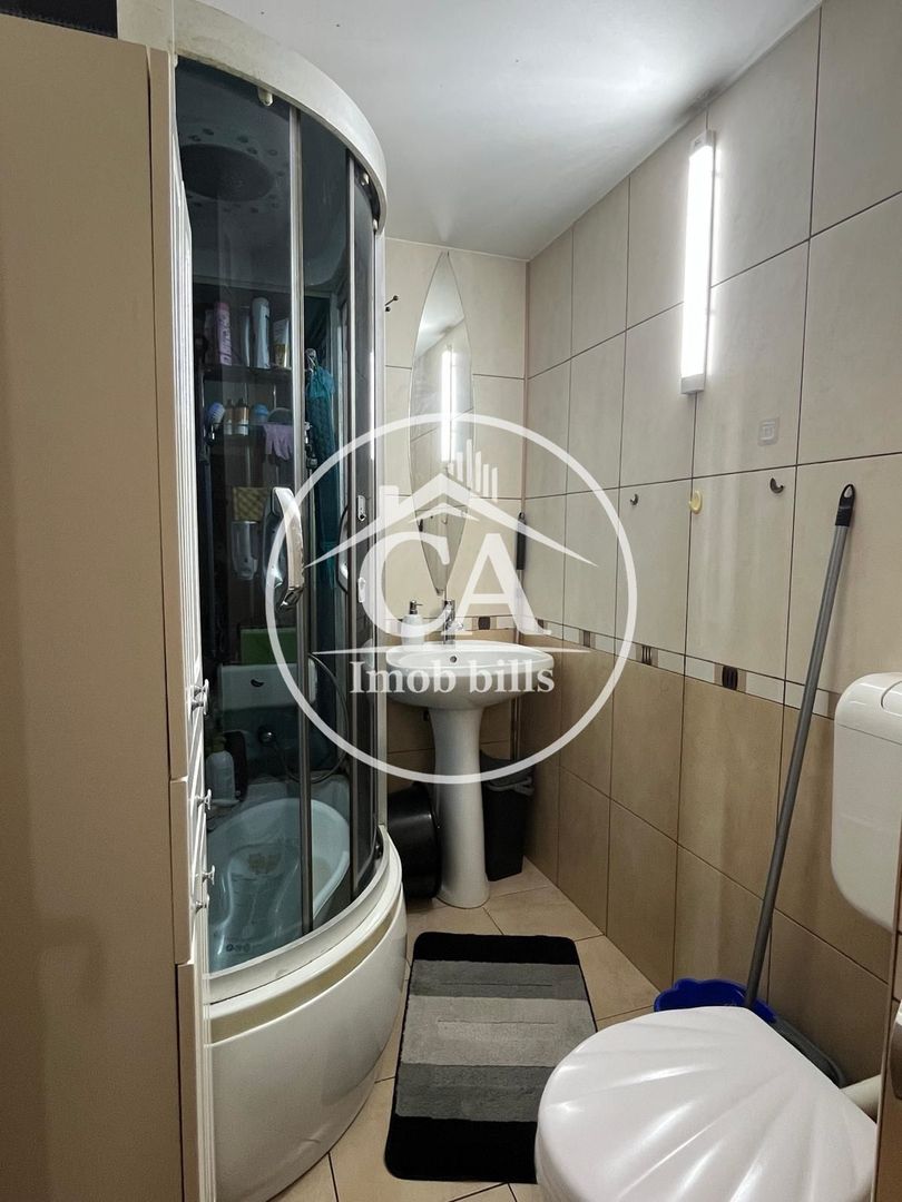 Apartament cu 3 camere de vânzare în zona Rogerius, Oradea - Poză 10