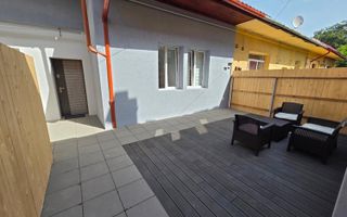 Apartament cu 2 camere renovat la casa | Curte | Central - Poză 10