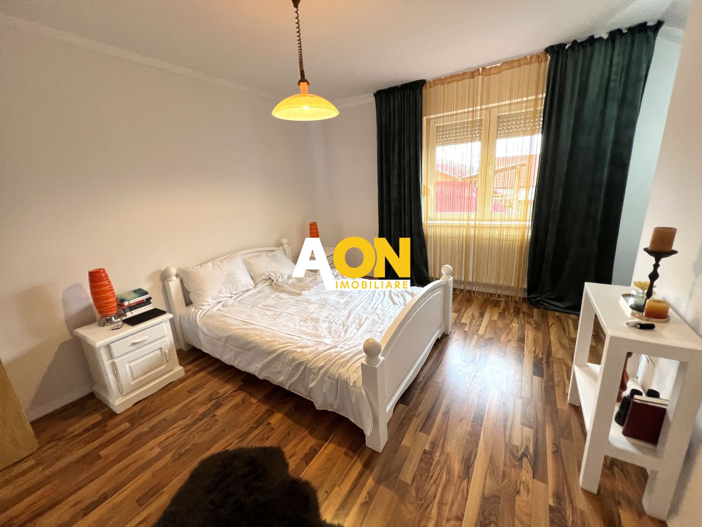 Casa de vanzare - 5 Camere, 2 Bai,  Garaj, 1000mp Teren - Poză 15