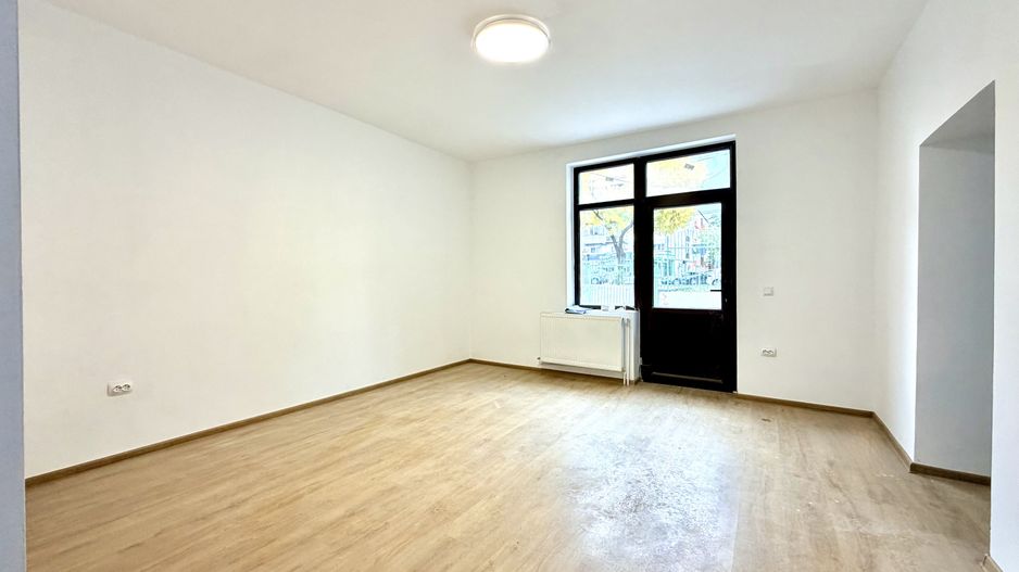 Spațiu comercial de închiriat – artera principală în nordul orașului. - Poză 20