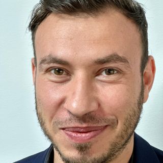 SORIN ZHOLIA - Agentia Imobiliara Familia