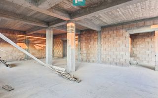 Proprietate impresionantă între Curtici și Macea - Poză 7