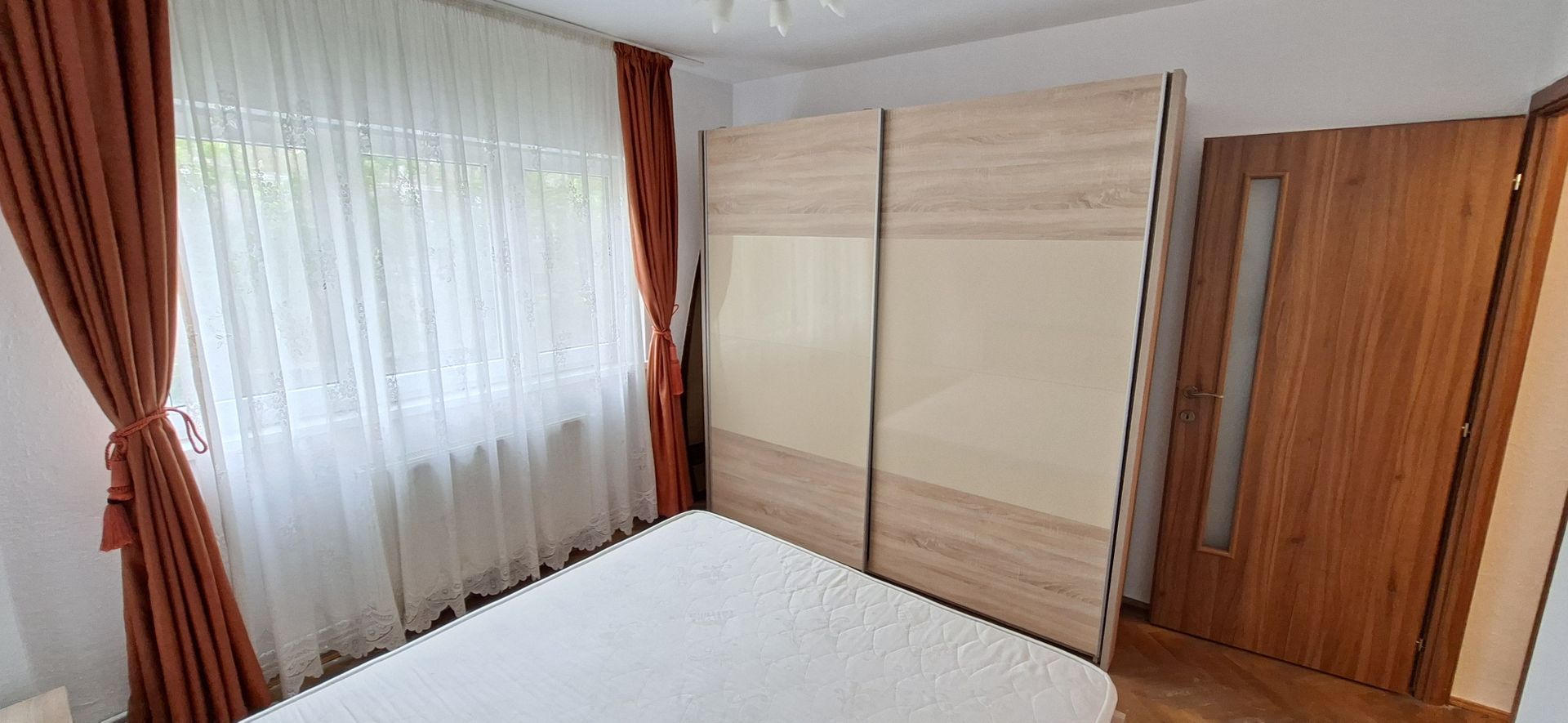 Apartament de inchirat cu 4 camere + garaj- Torontalului - Poză 6