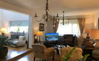 Vila deosebita 11 camere Erou Iancu Nicolae - Poză 4