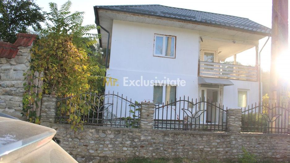 Casă cu priveliște de poveste – Crasna, Gorj - Poză 2
