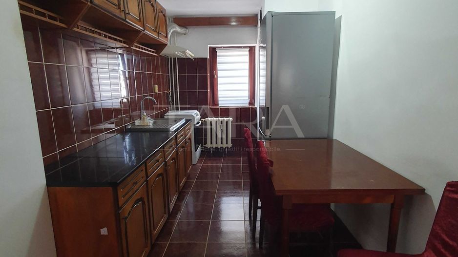 Apartament cu 4 camere decomandate, centru de cartier. - Poză 4