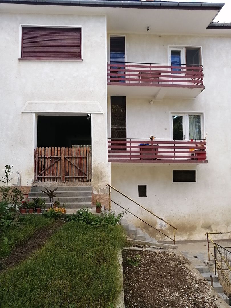 Casa in zona Sirul Livezii - Roata Norocului - Poză 1