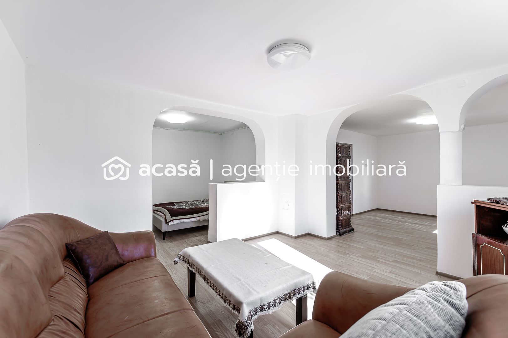 Casă renovată complet în Sânleani/Livada. - Poză 8