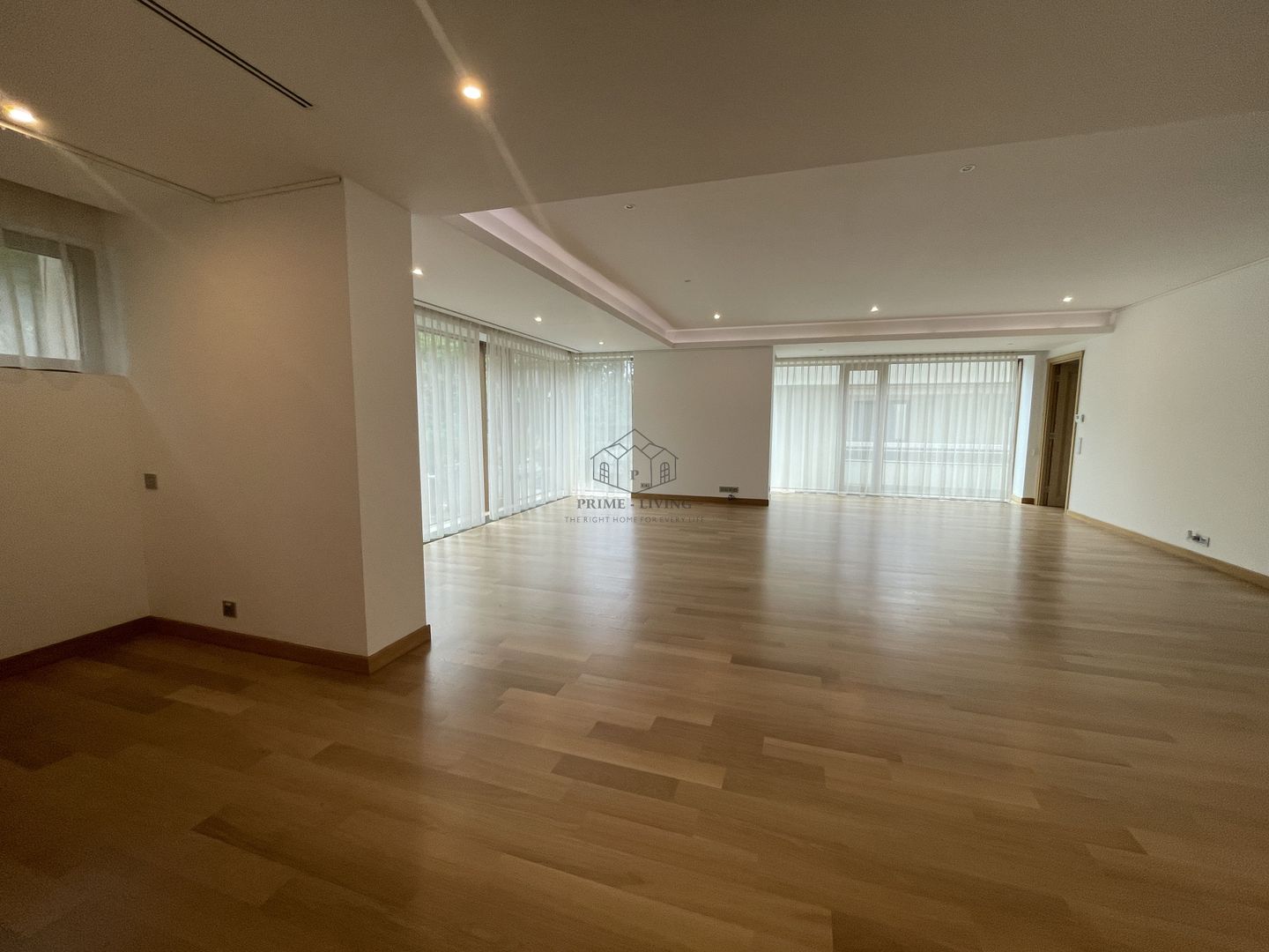 APARTAMENT LUX CU 3 CAMERE, SPATIOS, LA INCHIRIERE IN ZONA PRIMAVERII - Poză 11