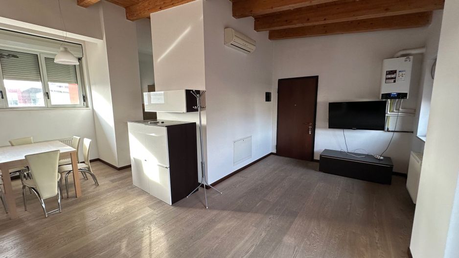 Apartament 3 camere cu terasa de 38 mp - Poză 1