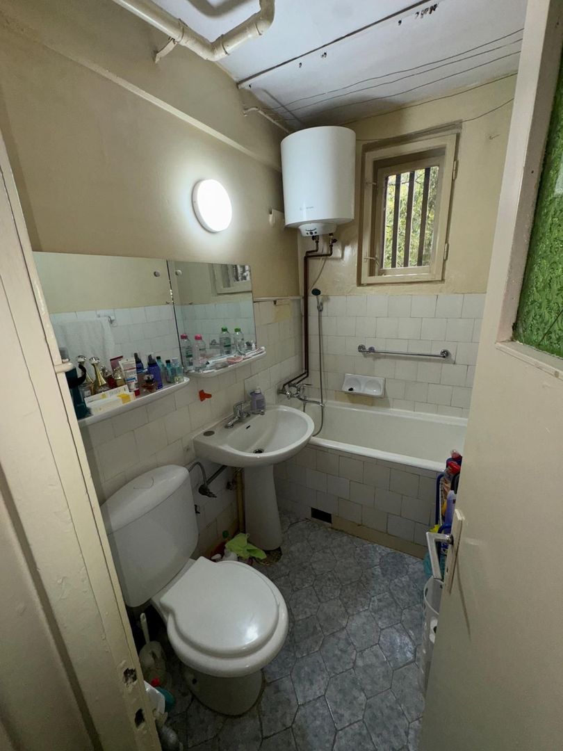 Vand apartament 2 camere,et.1 - Poză 2