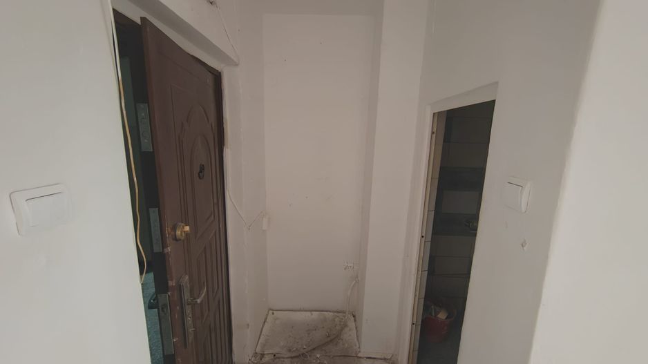 Garsoniera ieftina cu vedere la parc - Poză 5