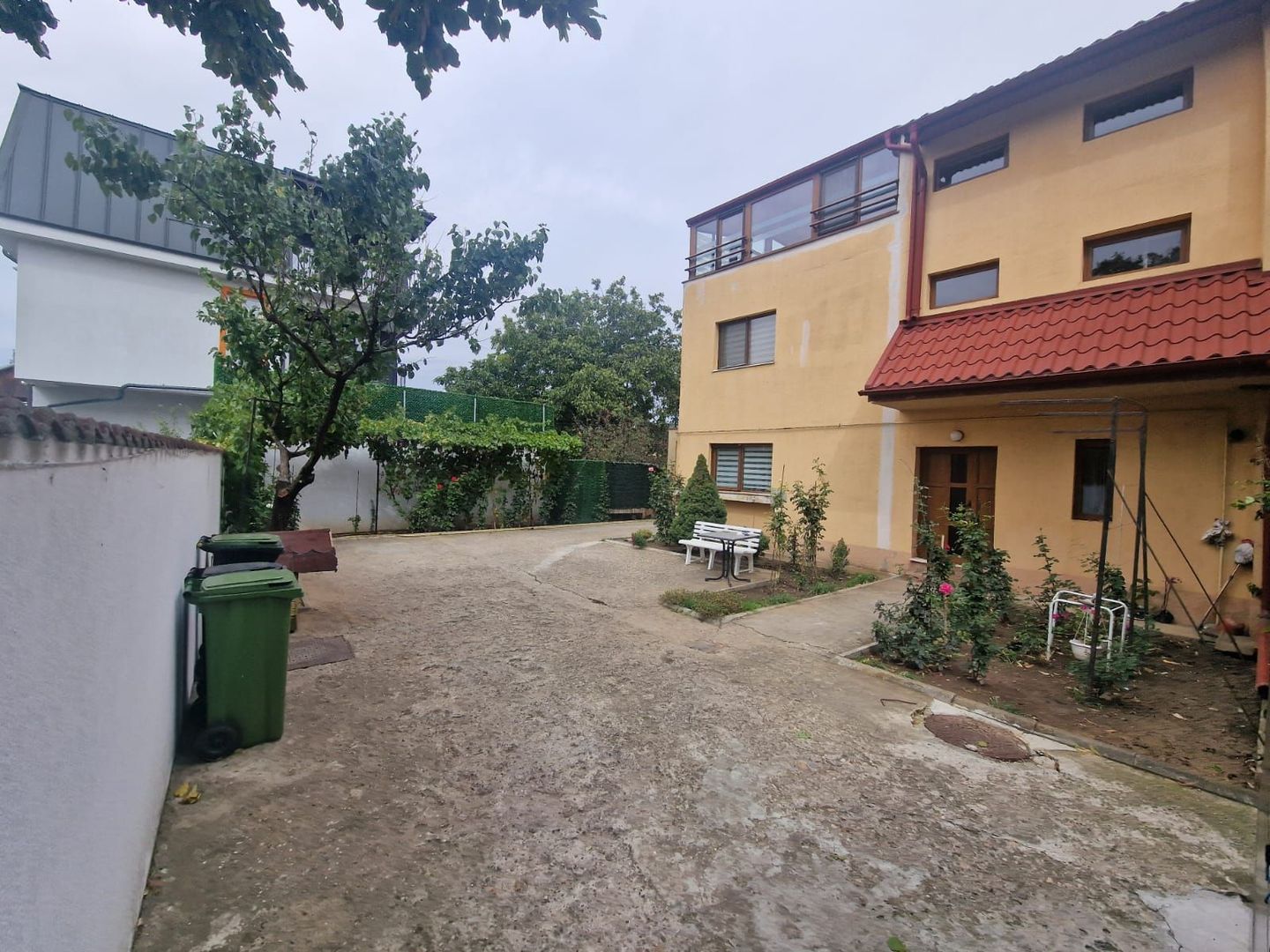 Casă individuală P+1+M cu garaj și terase spațioase – Otopeni Central - Poză 15