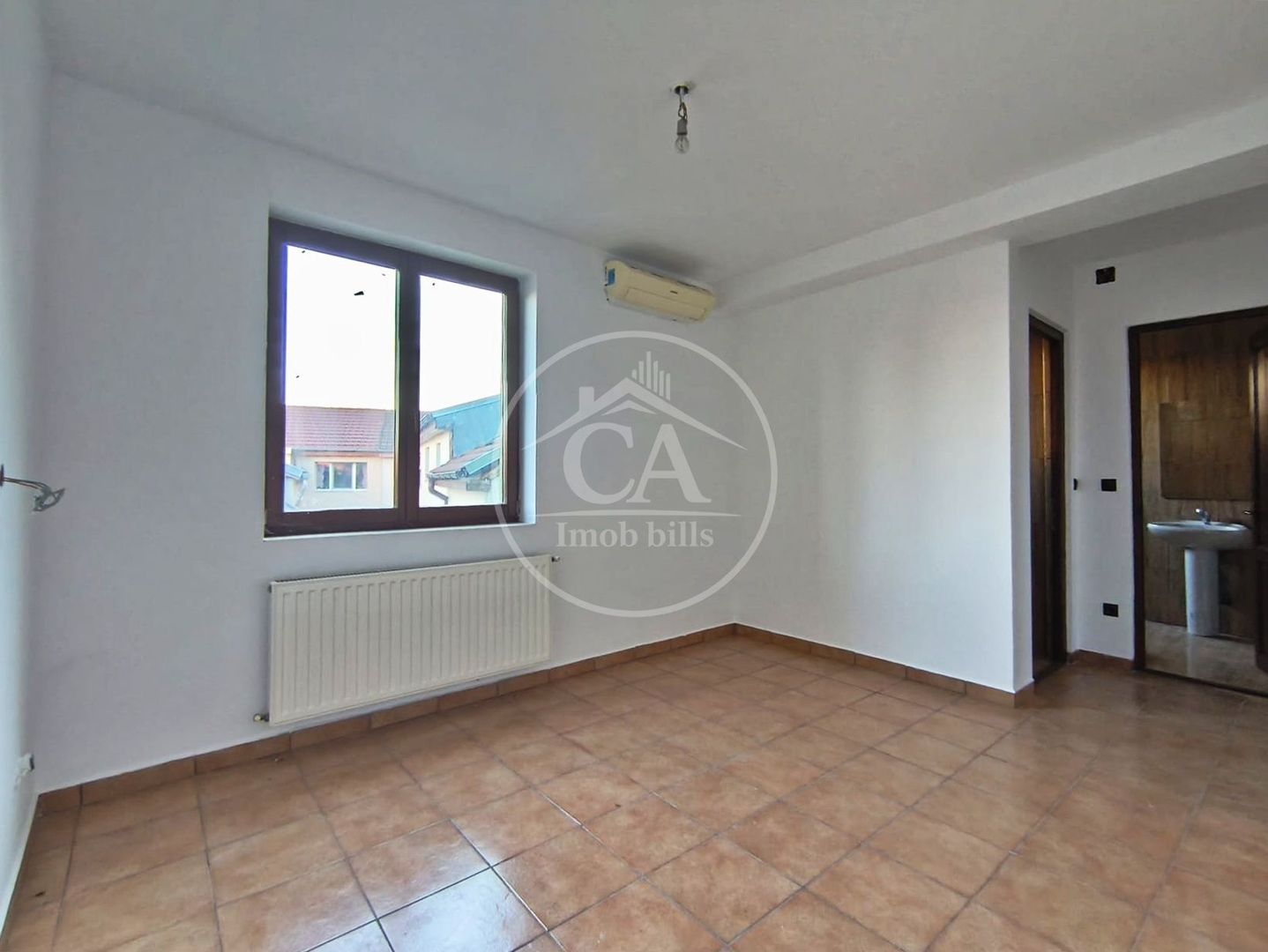 Casa de închiriat cu 6 camere în zona Centrala,  Oradea - Poză 4
