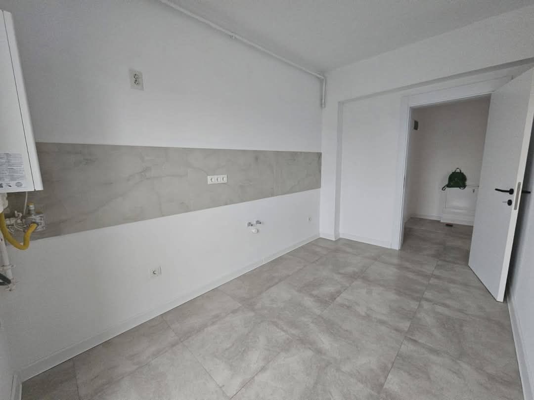 Garsoniera decomandata, frumos compartimentata/6min metrou Berceni - Poză 3