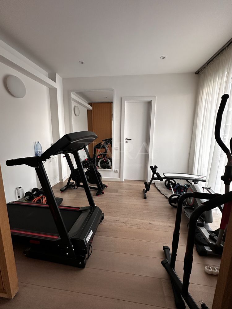 Penthouse spectaculos, 210mp utili, 260 mp terase, 2 parcari subterane - Poză 7