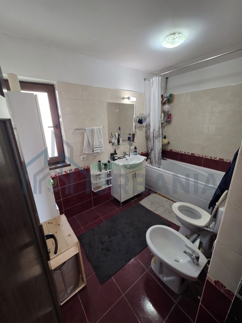 Casă înșiruită mobilată de închiriat în Valea Adâncă, Iași - 3 camere, 2 băi - Poză 6