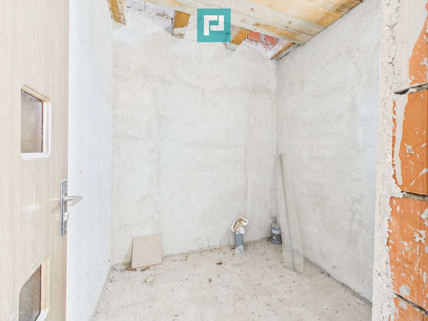 Casa la gri in Frumuseni - Poză 17