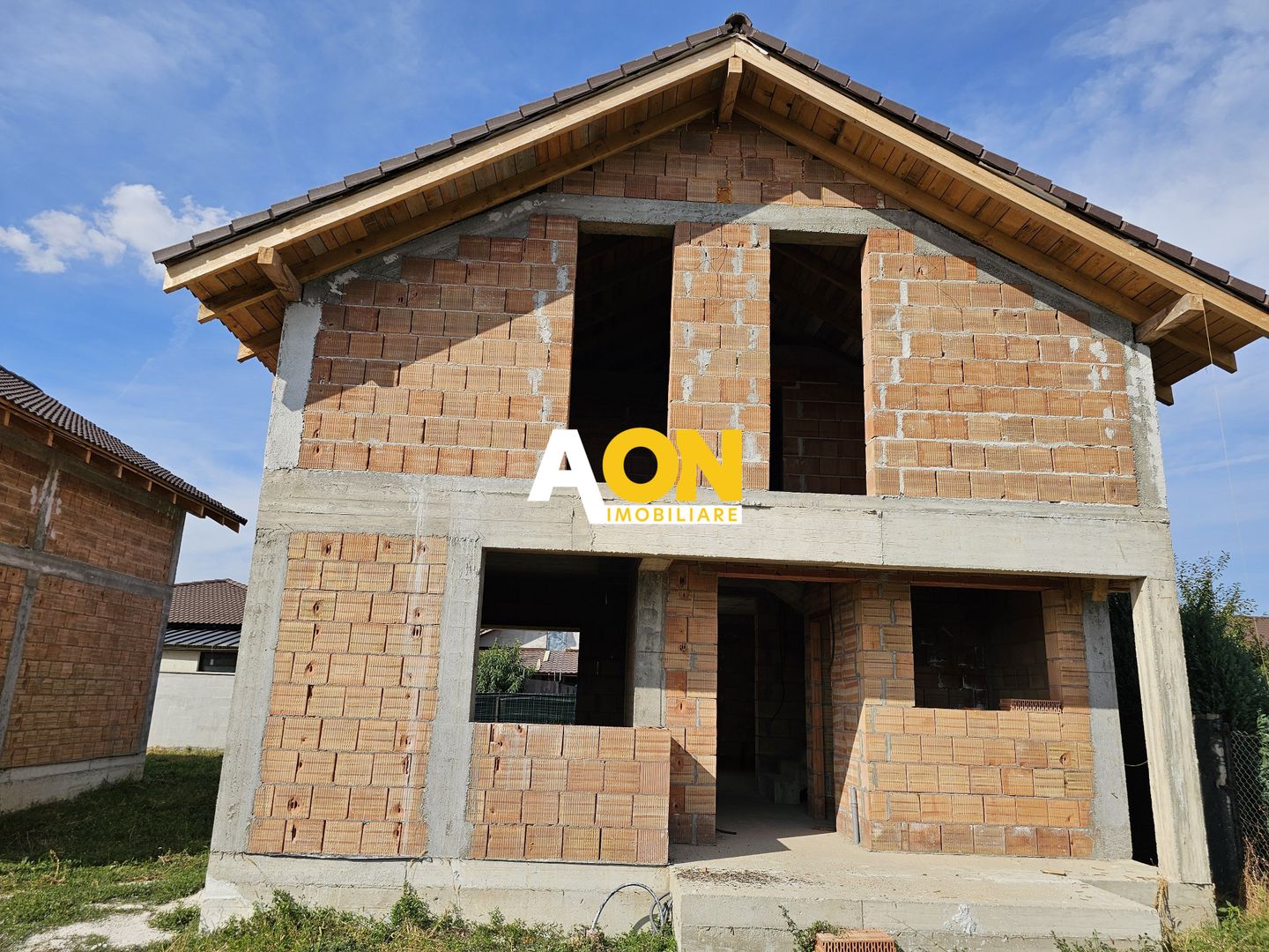 Casa la rosu, 4 camere, 2 bai, 345 mp teren, zona Ampoi 3 - Poză 1