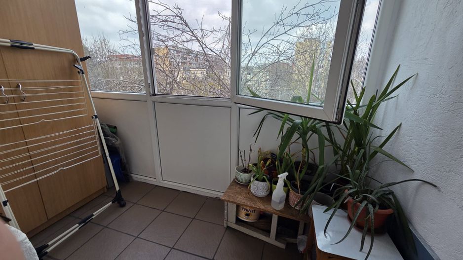 Apartament superb cu trei camere, Piata Sudului, 125.000€ negociabil - Poză 2