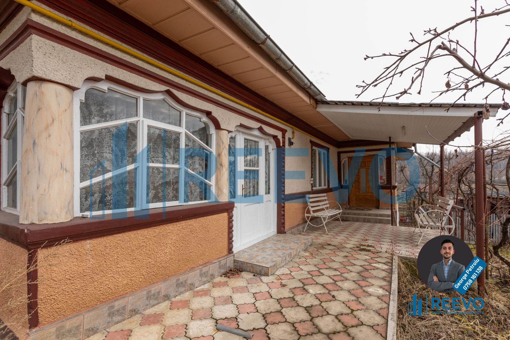 Casă de vânzare Buhuși, Str. Orbic - Poză 1