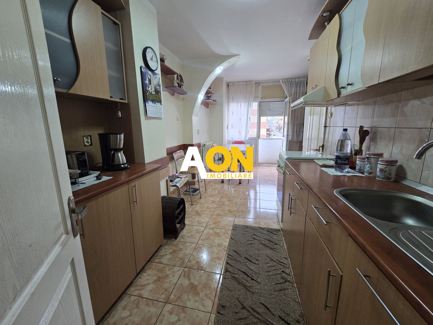 Apartament 4 Camere,79mp Utili, Etaj 2, Zona Cetate - Poză 2