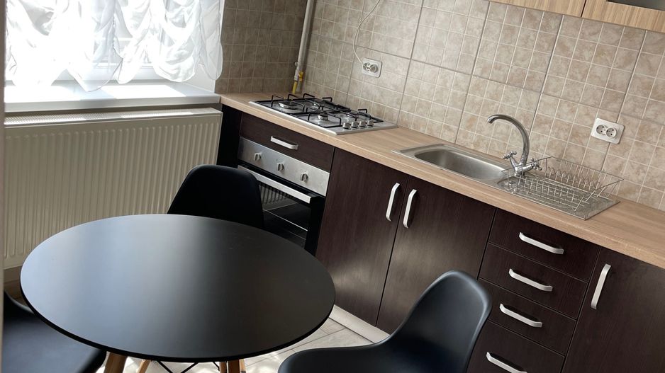 Apartament Central la cheie ! - Poză 2