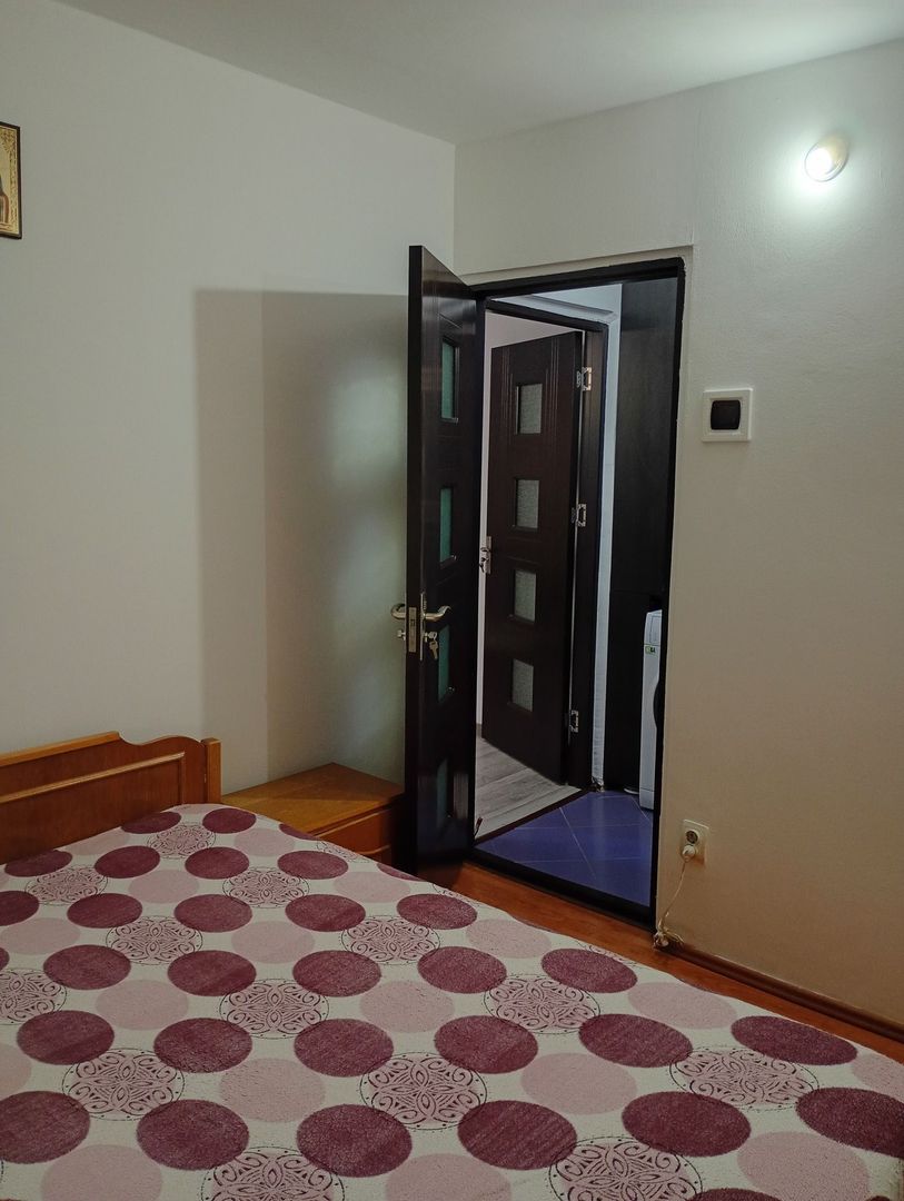 APARTAMENT DE INCHIRIAT CU 3 CAMERE, ZONA-CRAIOVITA NOUA - Poză 4
