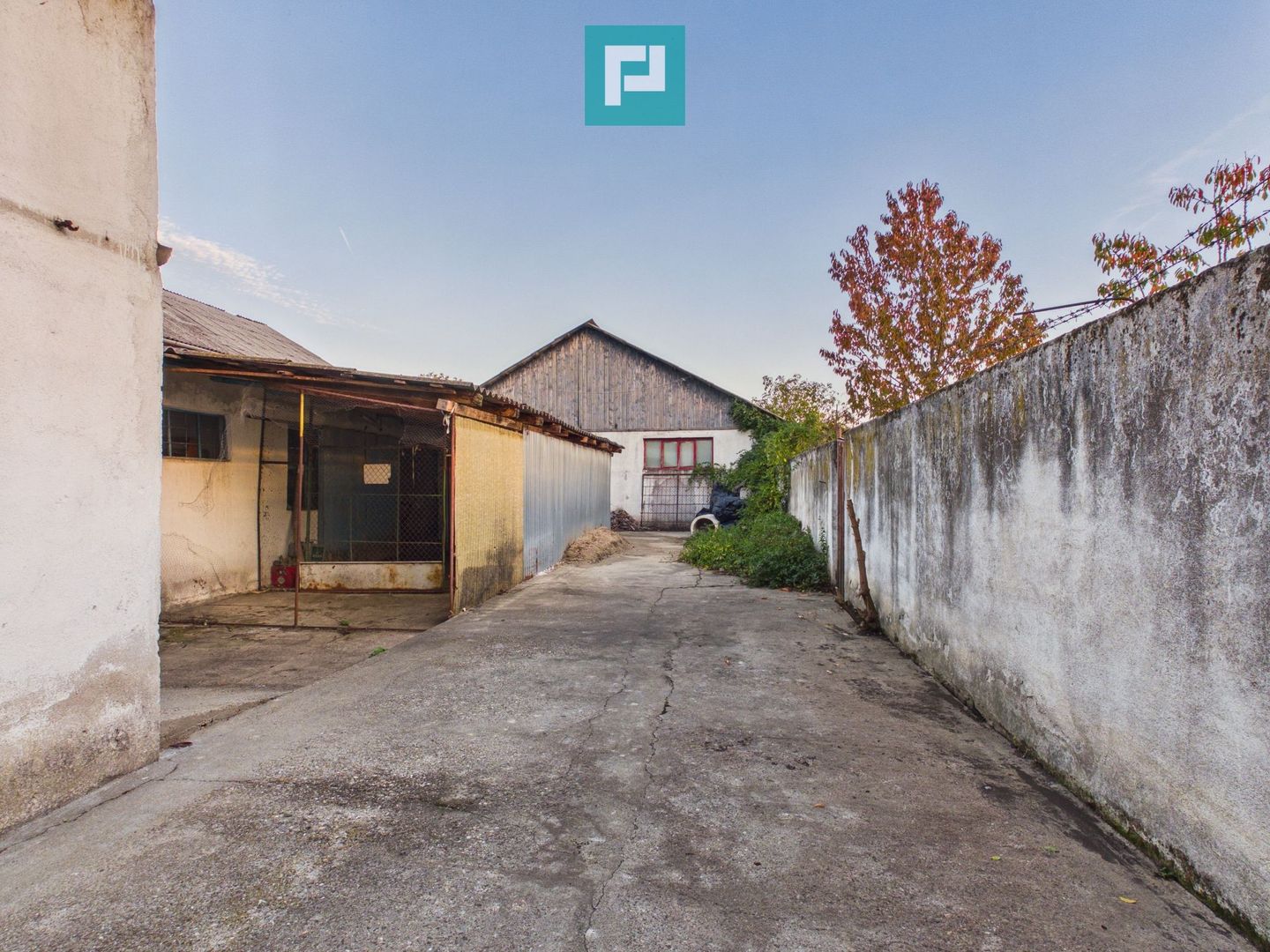 Proprietate impresionantă Sântana - 3500 mp utili - Poză 31