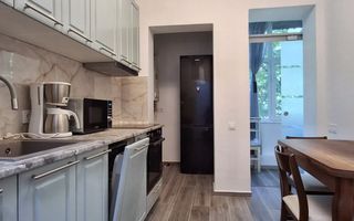 Apartament 2 camere , parter inalt , cu loc de parcare. - Poză 3