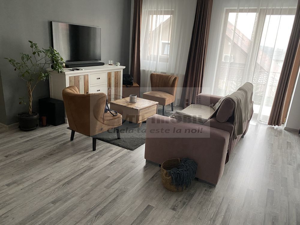 Apartament cu 2 camere, 61.6 mp - Zona 5 Drumuri - loc de parcare ! - Poză 2