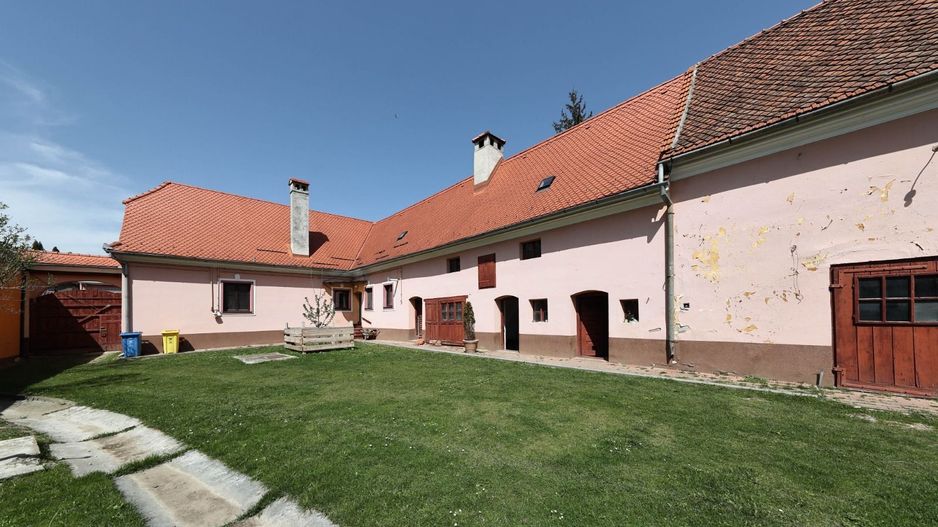 Casă Săsească Autentică cu Șură Impresionantă în Cristian – Teren 2729mp - Poză 14