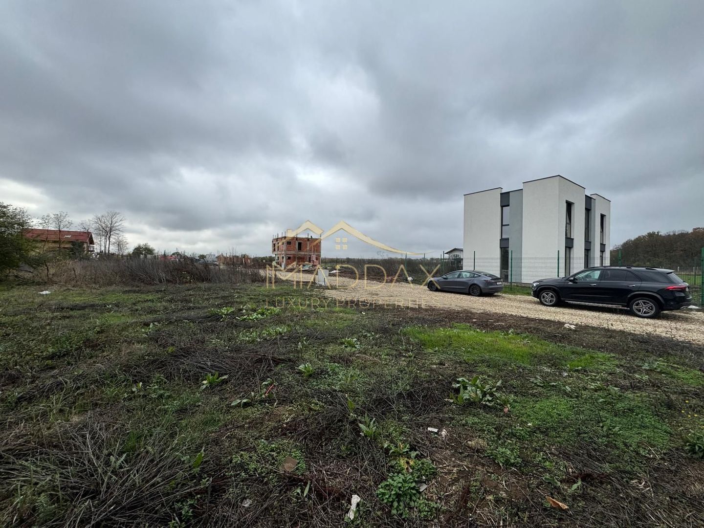 Maddax Luxury Properties vă propune spre vânzare un lot de teren în Balotești - Poză 1